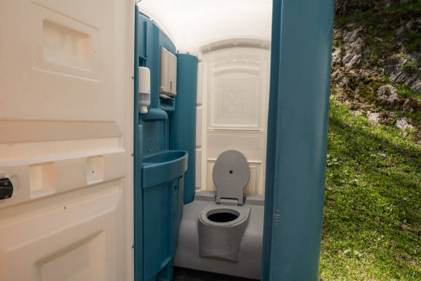 Best Portable restroom trailer rental  in Warroad, MN